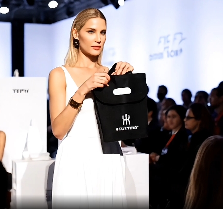 Custom-made FH-25028 new InS-style cross-border high-end luxury gift bags, white card paper handbags and paper bags