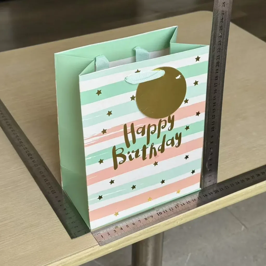 FH-23004-L new InS-style birthday gift bags, paper bags, white card paper, gold-embossed gift paper bags in stock for wholesale