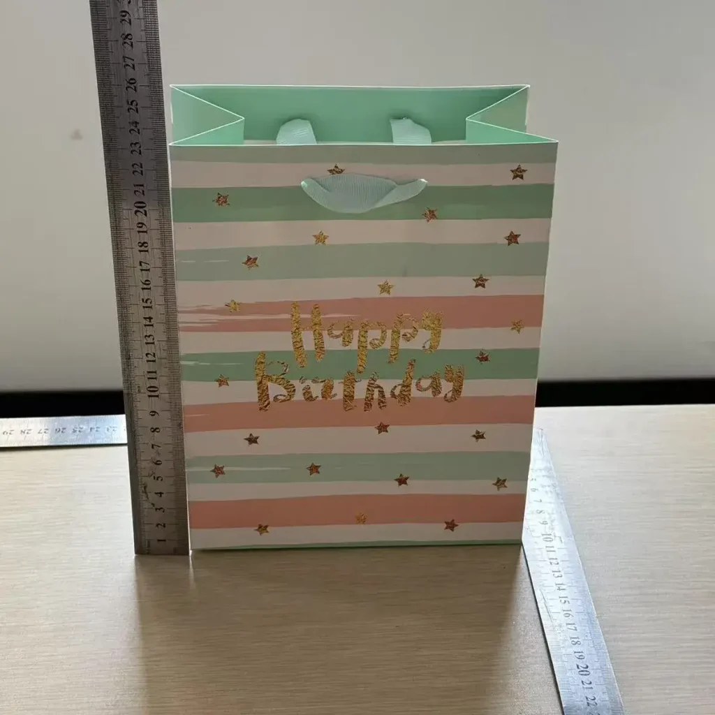 FH-23004-L new InS-style birthday gift bags, paper bags, white card paper, gold-embossed gift paper bags in stock for wholesale