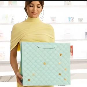 FHC-001H Wholesale of new cross-border gift bags, paper bags, high-end gold-embossed white card handbags