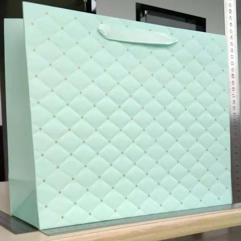 FHC-001H Wholesale of new cross-border gift bags, paper bags, high-end gold-embossed white card handbags