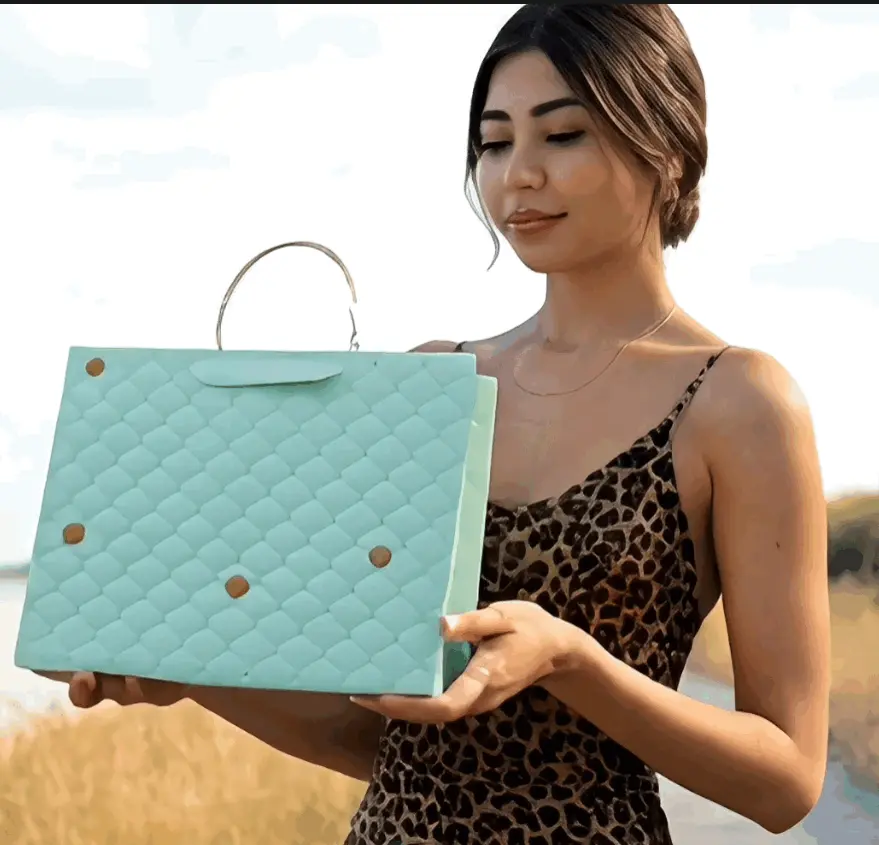 Wholesale of FHC-001H new cross-border gift bags, paper bags, high-end gold-embossed white card tote bags