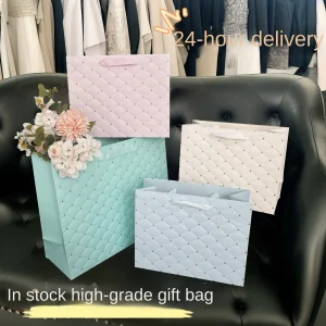 FHC-001H-A Wholesale of new cross-border gift bags, paper bags, high-end gold-embossed white card handbags
